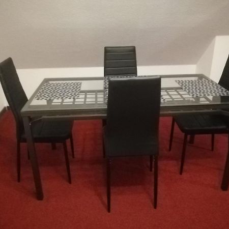 Ferienwohnung In Duesseldorf Hassel Exterior foto