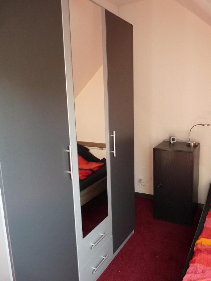 Ferienwohnung In Duesseldorf Hassel Exterior foto